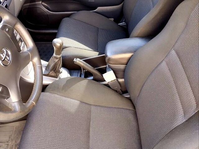 Чорний Тойота Авенсіс, об'ємом двигуна 1.8 л та пробігом 114 тис. км за 7400 $, фото 7 на Automoto.ua