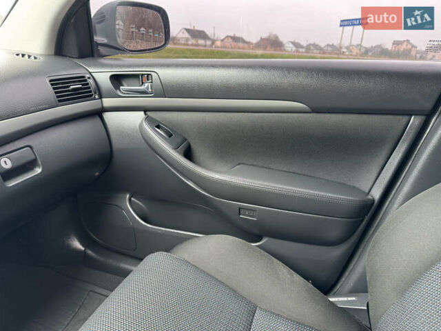 Чорний Тойота Авенсіс, об'ємом двигуна 1.79 л та пробігом 180 тис. км за 7590 $, фото 23 на Automoto.ua