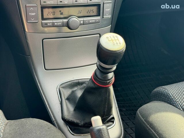 Чорний Тойота Авенсіс, об'ємом двигуна 2 л та пробігом 264 тис. км за 7190 $, фото 28 на Automoto.ua