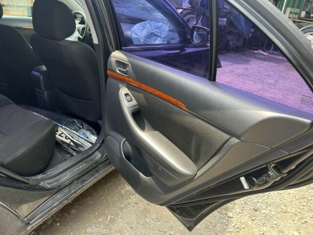 Черный Тойота Авенсис, объемом двигателя 1.8 л и пробегом 1000 тыс. км за 4000 $, фото 6 на Automoto.ua