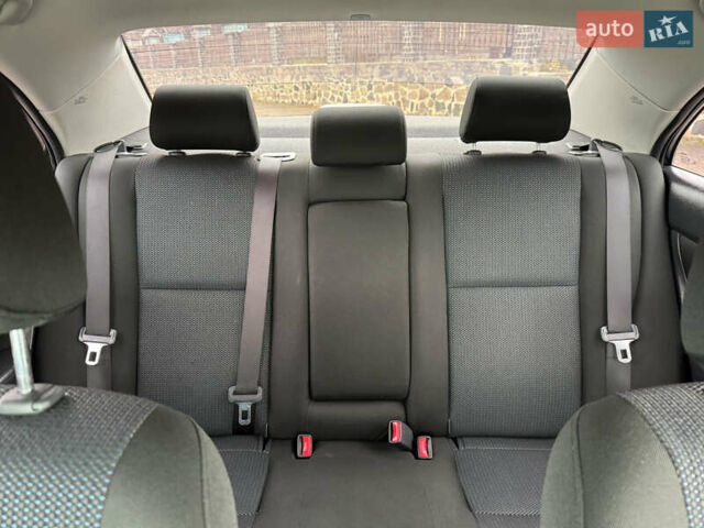 Чорний Тойота Авенсіс, об'ємом двигуна 1.79 л та пробігом 180 тис. км за 7590 $, фото 26 на Automoto.ua