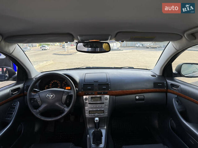 Чорний Тойота Авенсіс, об'ємом двигуна 1.8 л та пробігом 212 тис. км за 5600 $, фото 16 на Automoto.ua