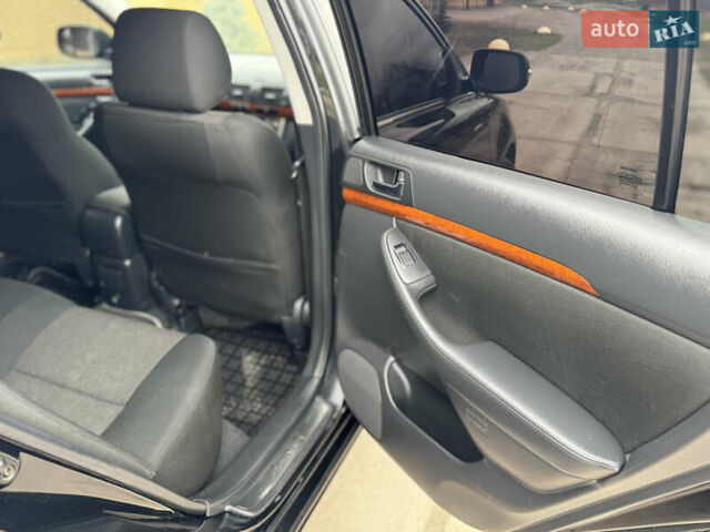 Черный Тойота Авенсис, объемом двигателя 1.8 л и пробегом 178 тыс. км за 7150 $, фото 15 на Automoto.ua