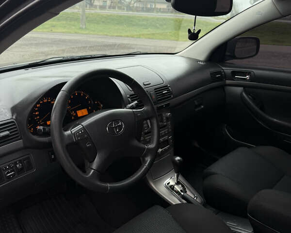 Чорний Тойота Авенсіс, об'ємом двигуна 1.79 л та пробігом 180 тис. км за 7590 $, фото 17 на Automoto.ua