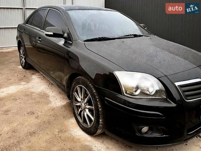 Черный Тойота Авенсис, объемом двигателя 1.8 л и пробегом 185 тыс. км за 8000 $, фото 1 на Automoto.ua