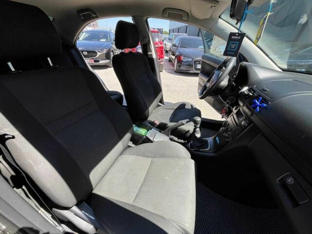 Чорний Тойота Авенсіс, об'ємом двигуна 2 л та пробігом 330 тис. км за 6830 $, фото 10 на Automoto.ua