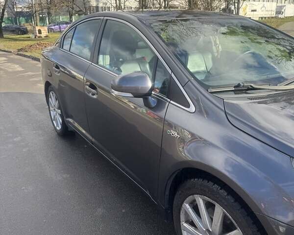 Черный Тойота Авенсис, объемом двигателя 2.2 л и пробегом 218 тыс. км за 9000 $, фото 18 на Automoto.ua