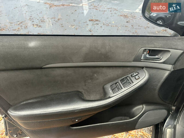 Черный Тойота Авенсис, объемом двигателя 1.79 л и пробегом 255 тыс. км за 6900 $, фото 8 на Automoto.ua