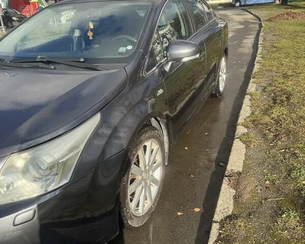 Черный Тойота Авенсис, объемом двигателя 2.2 л и пробегом 218 тыс. км за 9000 $, фото 3 на Automoto.ua