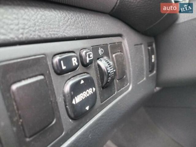 Черный Тойота Авенсис, объемом двигателя 1.8 л и пробегом 297 тыс. км за 7490 $, фото 10 на Automoto.ua