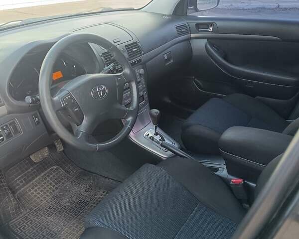 Черный Тойота Авенсис, объемом двигателя 1.8 л и пробегом 202 тыс. км за 7900 $, фото 7 на Automoto.ua