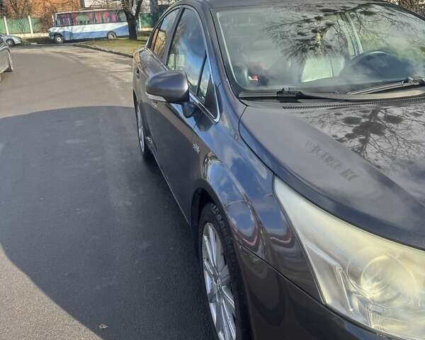 Черный Тойота Авенсис, объемом двигателя 2.2 л и пробегом 218 тыс. км за 9000 $, фото 16 на Automoto.ua