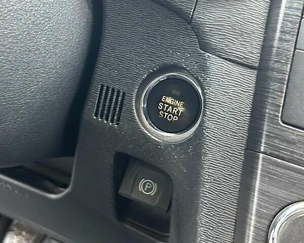 Черный Тойота Авенсис, объемом двигателя 2 л и пробегом 275 тыс. км за 8200 $, фото 11 на Automoto.ua