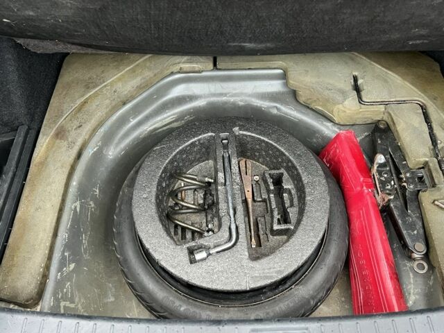 Черный Тойота Авенсис, объемом двигателя 1.8 л и пробегом 242 тыс. км за 6800 $, фото 14 на Automoto.ua