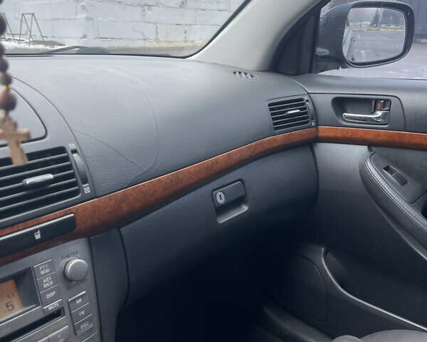 Чорний Тойота Авенсіс, об'ємом двигуна 1.8 л та пробігом 265 тис. км за 6300 $, фото 17 на Automoto.ua