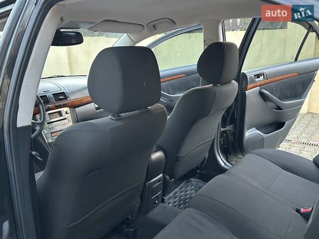 Чорний Тойота Авенсіс, об'ємом двигуна 1.8 л та пробігом 136 тис. км за 8300 $, фото 44 на Automoto.ua