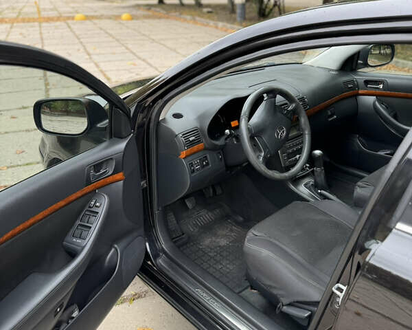 Черный Тойота Авенсис, объемом двигателя 1.8 л и пробегом 262 тыс. км за 6700 $, фото 10 на Automoto.ua