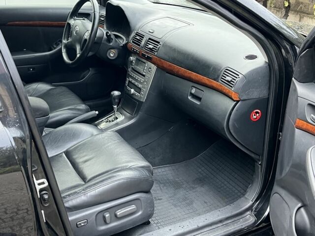 Черный Тойота Авенсис, объемом двигателя 1.8 л и пробегом 242 тыс. км за 6800 $, фото 9 на Automoto.ua