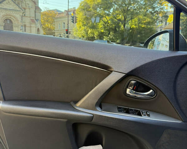 Черный Тойота Авенсис, объемом двигателя 1.8 л и пробегом 193 тыс. км за 9199 $, фото 34 на Automoto.ua