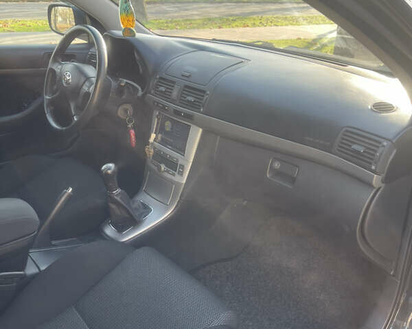 Черный Тойота Авенсис, объемом двигателя 1.79 л и пробегом 130 тыс. км за 7500 $, фото 14 на Automoto.ua