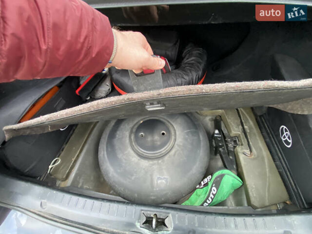 Черный Тойота Авенсис, объемом двигателя 1.8 л и пробегом 240 тыс. км за 6313 $, фото 19 на Automoto.ua