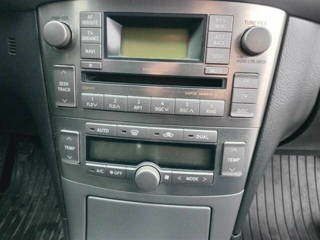 Черный Тойота Авенсис, объемом двигателя 1.8 л и пробегом 297 тыс. км за 7440 $, фото 11 на Automoto.ua