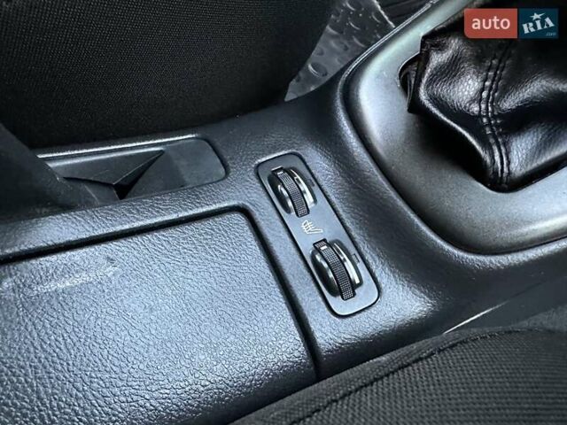 Чорний Тойота Авенсіс, об'ємом двигуна 1.8 л та пробігом 136 тис. км за 8300 $, фото 52 на Automoto.ua