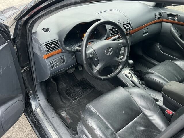 Черный Тойота Авенсис, объемом двигателя 1.8 л и пробегом 242 тыс. км за 6800 $, фото 4 на Automoto.ua