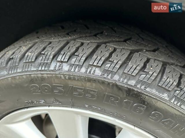 Чорний Тойота Авенсіс, об'ємом двигуна 1.8 л та пробігом 136 тис. км за 8300 $, фото 28 на Automoto.ua