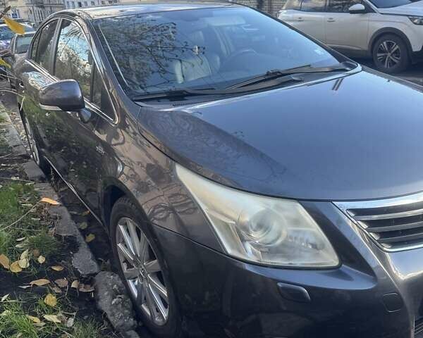 Черный Тойота Авенсис, объемом двигателя 2.2 л и пробегом 218 тыс. км за 9000 $, фото 6 на Automoto.ua