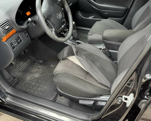 Черный Тойота Авенсис, объемом двигателя 1.8 л и пробегом 262 тыс. км за 6700 $, фото 15 на Automoto.ua