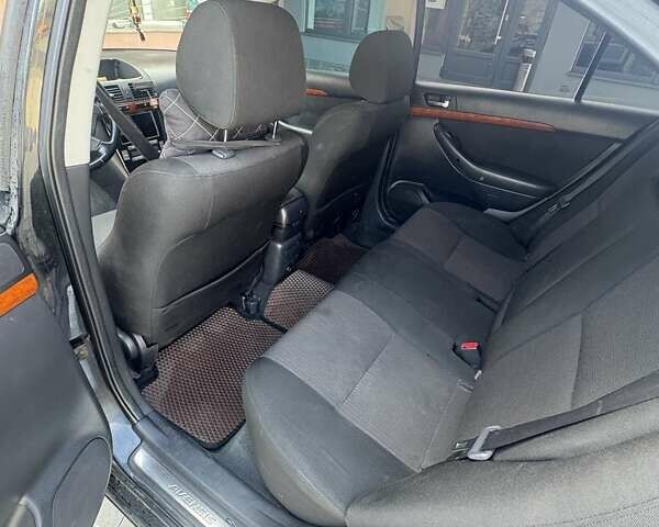 Черный Тойота Авенсис, объемом двигателя 1.79 л и пробегом 198 тыс. км за 4950 $, фото 7 на Automoto.ua