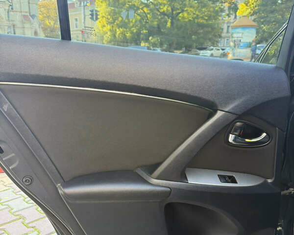 Черный Тойота Авенсис, объемом двигателя 1.8 л и пробегом 193 тыс. км за 9199 $, фото 67 на Automoto.ua