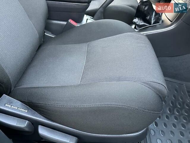 Чорний Тойота Авенсіс, об'ємом двигуна 1.8 л та пробігом 136 тис. км за 8300 $, фото 54 на Automoto.ua