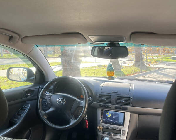 Черный Тойота Авенсис, объемом двигателя 1.79 л и пробегом 130 тыс. км за 7500 $, фото 18 на Automoto.ua