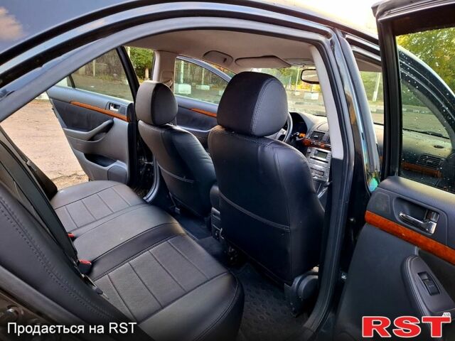 Черный Тойота Авенсис, объемом двигателя 1.8 л и пробегом 183 тыс. км за 7500 $, фото 7 на Automoto.ua