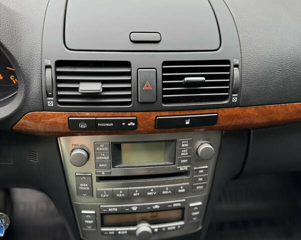 Черный Тойота Авенсис, объемом двигателя 1.8 л и пробегом 262 тыс. км за 6700 $, фото 11 на Automoto.ua