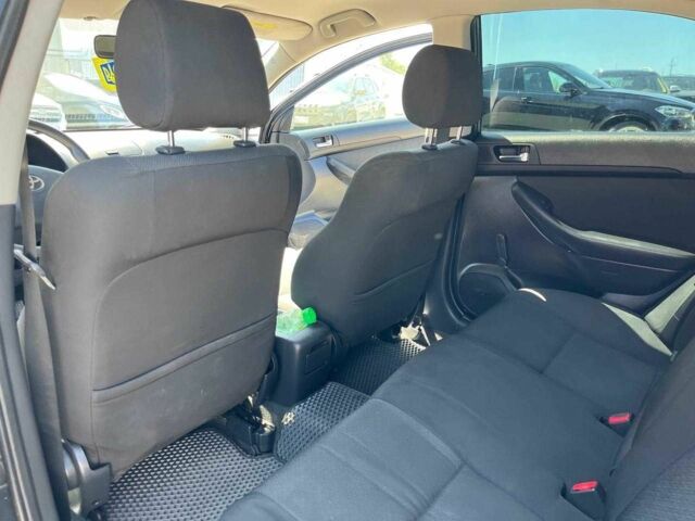 Чорний Тойота Авенсіс, об'ємом двигуна 2 л та пробігом 330 тис. км за 6830 $, фото 21 на Automoto.ua