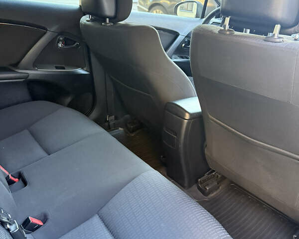 Черный Тойота Авенсис, объемом двигателя 1.8 л и пробегом 193 тыс. км за 9199 $, фото 63 на Automoto.ua