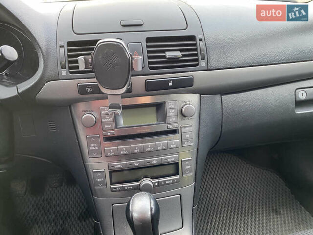 Черный Тойота Авенсис, объемом двигателя 1.8 л и пробегом 240 тыс. км за 6313 $, фото 11 на Automoto.ua