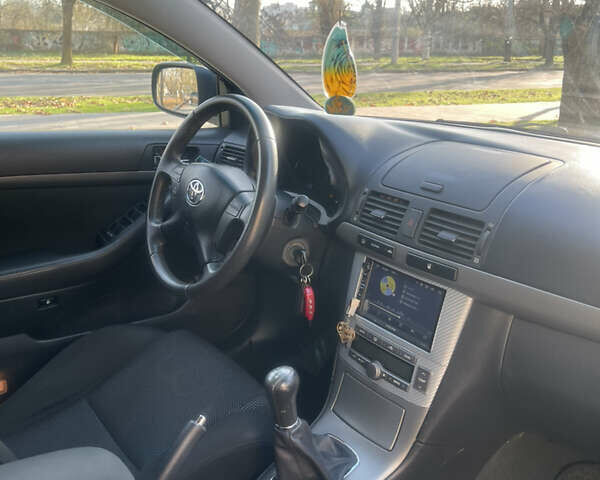 Черный Тойота Авенсис, объемом двигателя 1.79 л и пробегом 130 тыс. км за 7500 $, фото 15 на Automoto.ua