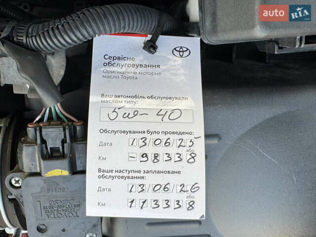 Черный Тойота Авенсис, объемом двигателя 1.8 л и пробегом 98 тыс. км за 10300 $, фото 82 на Automoto.ua