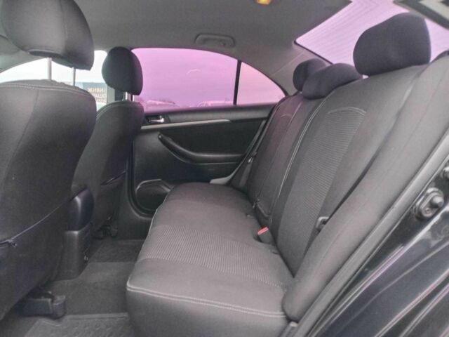 Черный Тойота Авенсис, объемом двигателя 1.8 л и пробегом 297 тыс. км за 7440 $, фото 17 на Automoto.ua