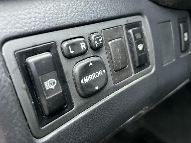 Черный Тойота Авенсис, объемом двигателя 1.8 л и пробегом 242 тыс. км за 6800 $, фото 7 на Automoto.ua