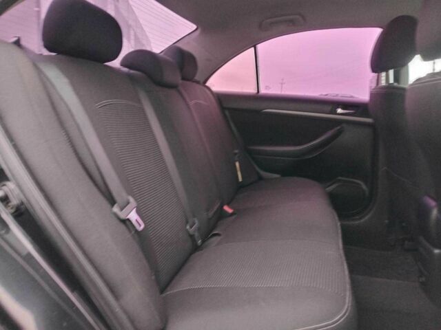 Черный Тойота Авенсис, объемом двигателя 1.8 л и пробегом 297 тыс. км за 7440 $, фото 13 на Automoto.ua