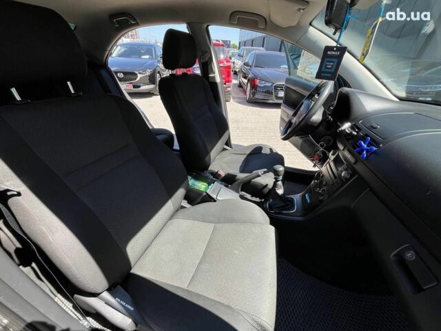 Чорний Тойота Авенсіс, об'ємом двигуна 2 л та пробігом 330 тис. км за 7690 $, фото 10 на Automoto.ua