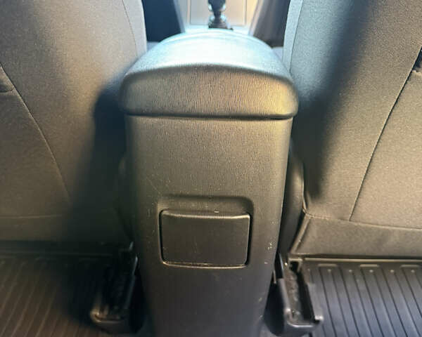 Черный Тойота Авенсис, объемом двигателя 1.8 л и пробегом 193 тыс. км за 9199 $, фото 66 на Automoto.ua