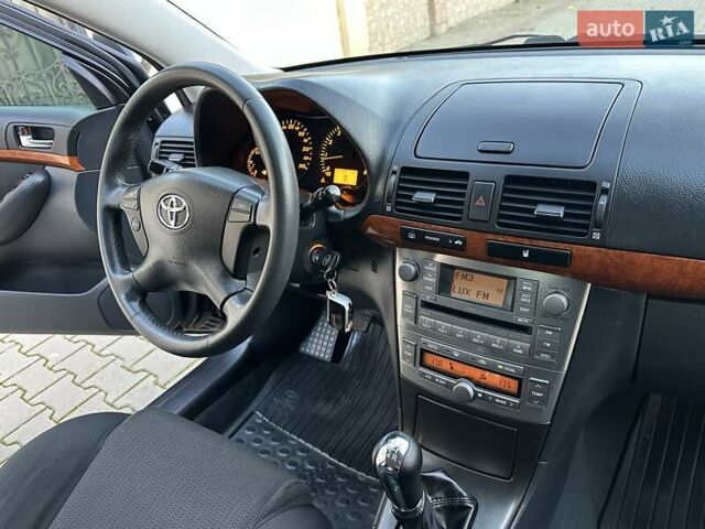 Чорний Тойота Авенсіс, об'ємом двигуна 1.8 л та пробігом 136 тис. км за 8300 $, фото 53 на Automoto.ua