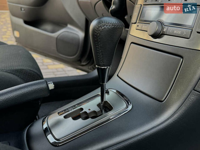 Черный Тойота Авенсис, объемом двигателя 1.8 л и пробегом 98 тыс. км за 10300 $, фото 65 на Automoto.ua