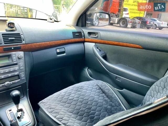 Черный Тойота Авенсис, объемом двигателя 1.8 л и пробегом 225 тыс. км за 6800 $, фото 8 на Automoto.ua